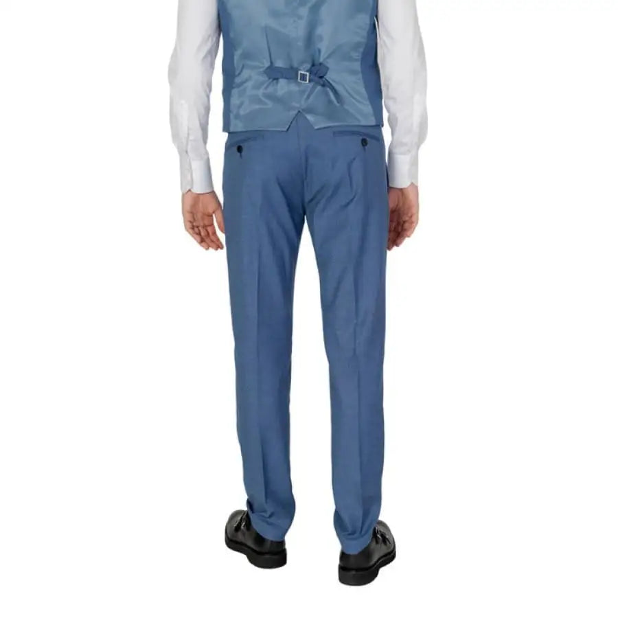
                      
                        Antony Morato man in blue suit and tie for Antony Morato Men Trousers.
                      
                    