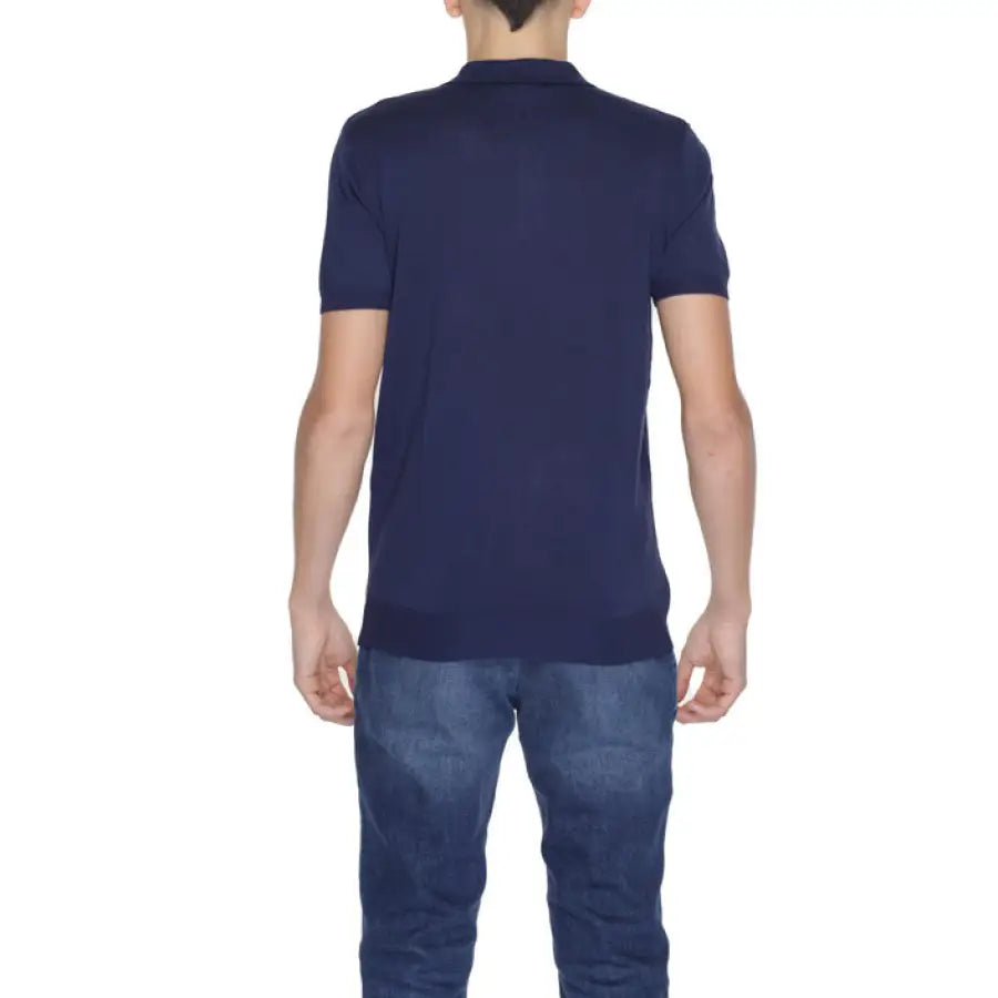 
                      
                        Gianni Lupo urban style clothing featuring man in blue shirt and jeans for city fashion
                      
                    