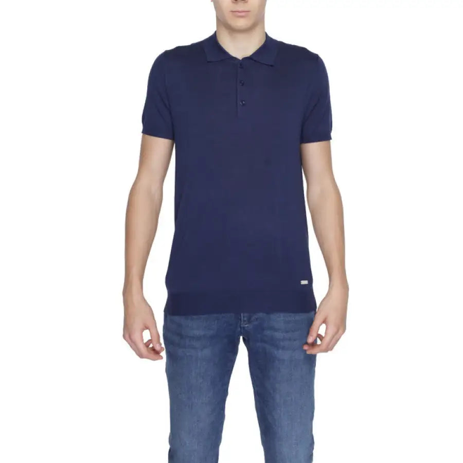 
                      
                        Gianni Lupo men’s navy polo shirt for urban city fashion and style clothing
                      
                    