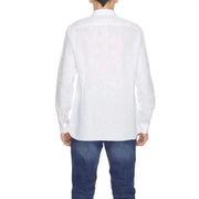 Herrenhemd und Jeans von US Polo Assn. für urbanen Stil