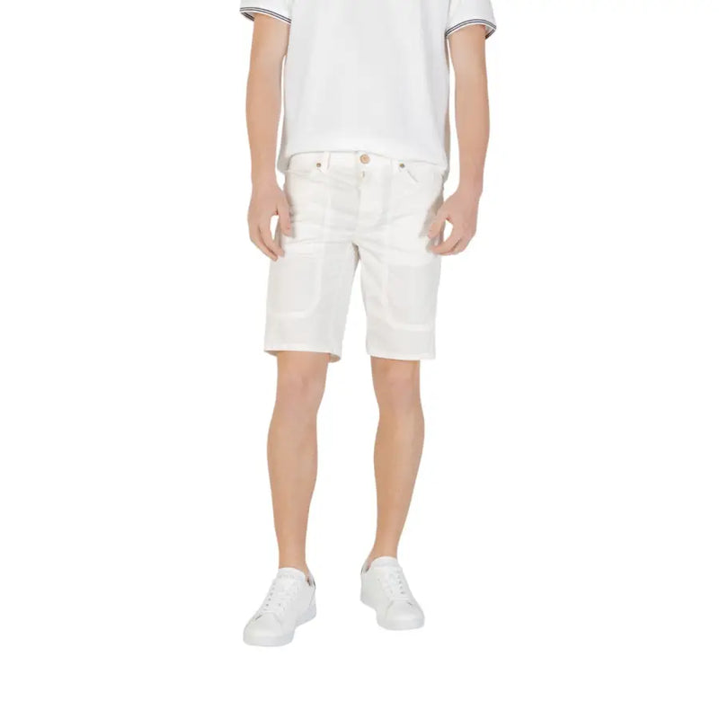 Man wearing white shorts and a white T-shirt from the Mens Casual Shorts T Shirt And Sneaker Collection