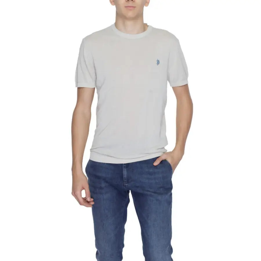 
                      
                        Man modeling U.S. Polo Assn. men t-shirt for urban style clothing
                      
                    