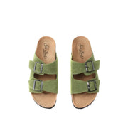 Olivgrüne Wildledersandalen von MC2 Saint Barth mit zwei silbernen Schnallenriemen und Korkfußbett, offene Zehenpantoffeln