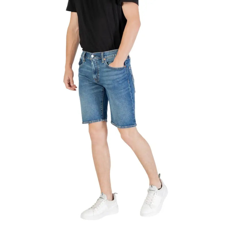 Blaue Herren-Jeansshorts mit klassischem Fünf-Taschen-Design und ausgefranstem Saum aus strapazierfähigem Denim-Material