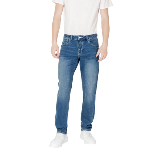 Men’s blue denim jeans Armani Exchange with a classic straight-leg cut and subtle fading for a worn-in look