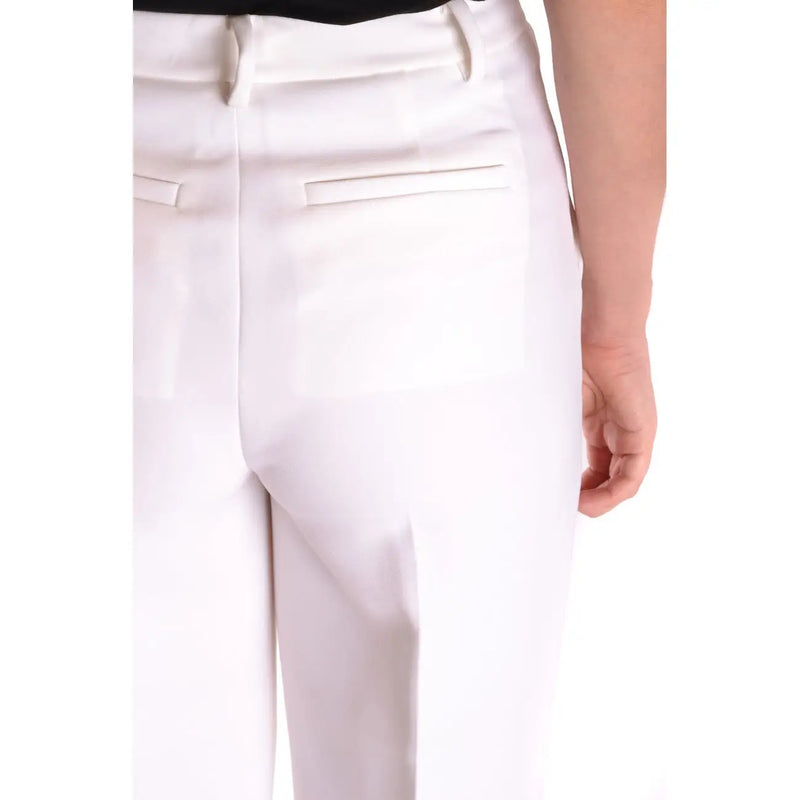 Weiße, hochgeschnittene Stretchhose für Damen von Michael Kors mit Reißverschluss und Ziernähten.
