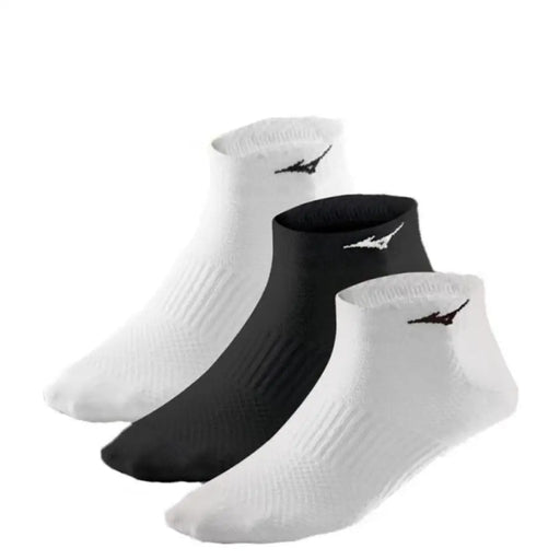 Mizuno men all seasons white ankle socks with black ribbed texture and small logo on the side