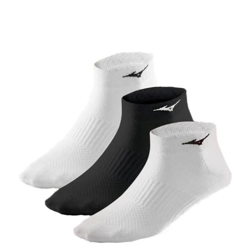 Mizuno men all seasons white ankle socks with black ribbed texture and small logo on the side