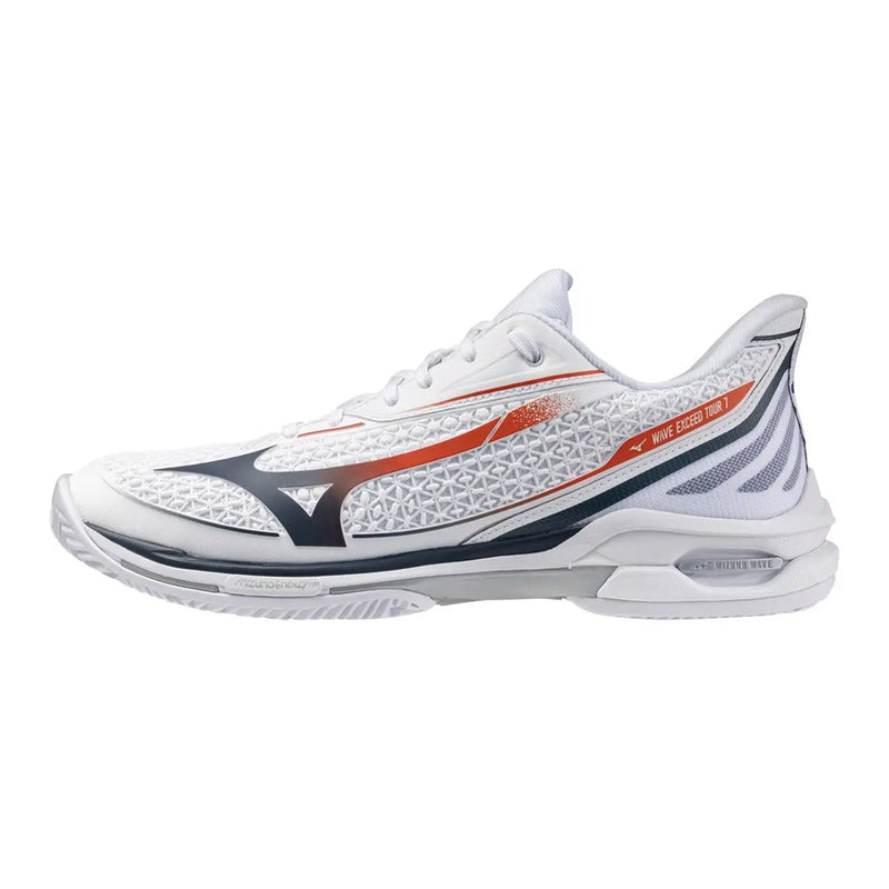 Weißer Mizuno Wave Excite Tour 3 Volleyballschuh mit orange-marineblauen Akzenten, atmungsaktivem Mesh-Obermaterial und sichtbarer Dämpfungstechnologie