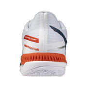 Mizuno Herren-Sportschuh für den Court, weiß, mit orangefarbenen und marineblauen Akzenten aus einem Materialmix