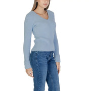 Light blue ribbed V-neck sweater from Morgan De Toi displayed as a long V-neck knitwear