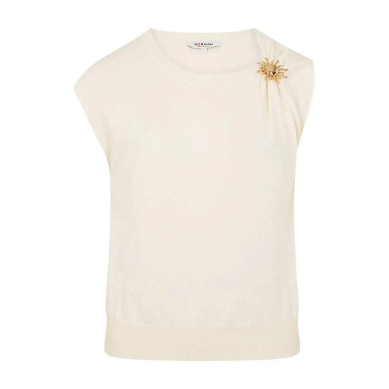 Morgan De Toi Damen-Strickwaren, beige, ärmellos top mit cremefarbenem Haar und einer goldenen Sonnenbrosche auf der Schulter