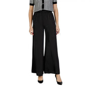 Morgan de toi Schwarze Damenhose aus Polyester mit weitem Bein, fließendem Stoff und dezenten Bundfalten.
