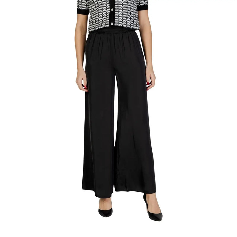 Morgan de toi Schwarze Damenhose aus Polyester mit weitem Bein, fließendem Stoff und dezenten Bundfalten.
