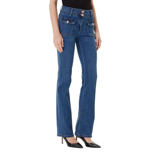 Morgan De Toi Damen-Jeans mit blauem Schlag, Knöpfen und Taschen