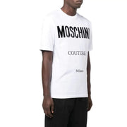 Weiß Moschino Männer t-shirt aus Baumwolle mit kräftigem Schwarz Moschino Couture Milano Schriftzug auf der Vorderseite