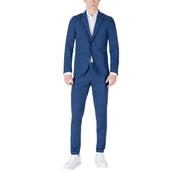 Mulish Herrenanzug aus blau-weiß gestreifter Baumwolle, Slim Fit, ABS990, bestehend aus marineblauem Blazer und Hose mit dezenten helleren Streifen