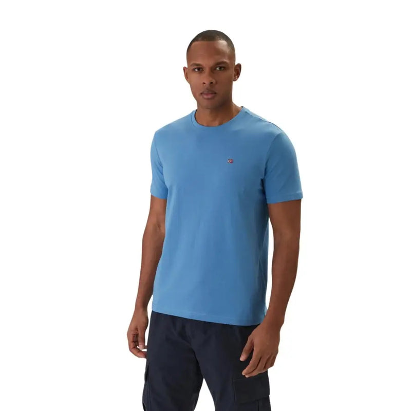 Napapijri Herren-T-Shirt, hellblau, kurzärmelig, aus Baumwolle mit kleinem, gesticktem Logo auf der linken Brust.