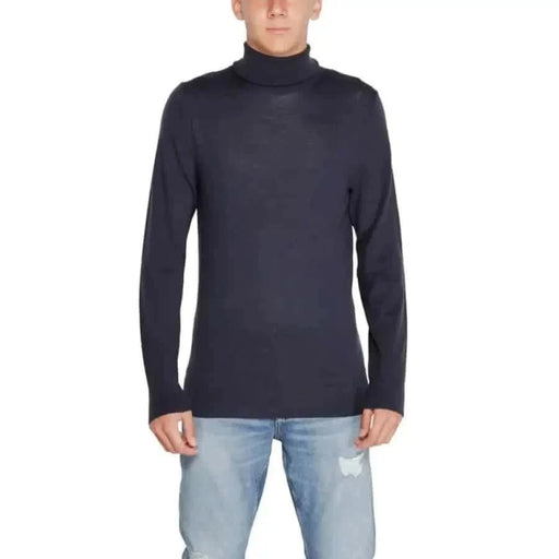Marineblauer Rollkragenpullover von Calvin Klein Herrenstrickkollektion
