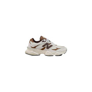 New balance Braune Wildleder-Sneaker für Herren mit weißen Akzenten und klobiger Sohle für den Freizeitbereich