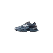 New Balance Herren-Sneaker in Grau und Schwarz mit klobiger, mehrlagiger Sohle, inspiriert von blauen Wildleder-Herbstschuhen