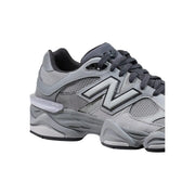 New balance Graue Herren-Sneaker aus Wildleder mit grauem 990v5-Mesh und synthetischen Overlays, schwarzen Schnürsenkeln und Zungenfutter