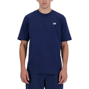 Navy blue new balance men t-shirt with short sleeves and small white logo on the left chest, ideal for casual wear
