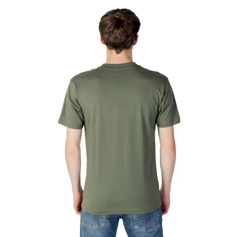 New Balance men’s olive green cotton t-shirt with classic crew neck short sleeves and front pocket