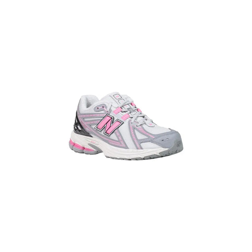 New Balance Graue Damen-Skate-Sneaker aus Textil zum Hineinschlüpfen in Weiß und Grau mit pinkfarbenen Akzenten an Schnürsenkeln, Logo und Zwischensohle