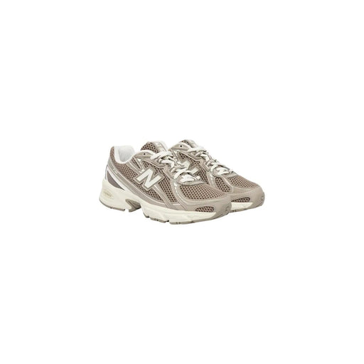 New balance Damen-Sneaker in Grau und Beige (Modell 530) mit Obermaterial aus Mesh und Wildleder, weißen Schnürsenkeln und klobiger Sohle