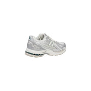 New balance women silver sneakers fabric size 3 featuring silver and white mesh and synthetic overlays
