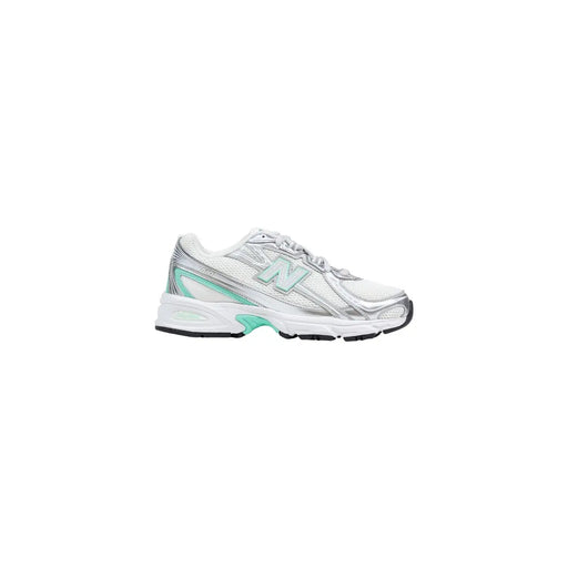 New balance Damen-Laufschuh aus silberfarbenem Synthetikmaterial in Weiß und Silber mit mintgrünen Akzenten für sportliche Aktivitäten