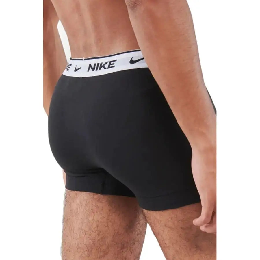 
                      
                        Nike men’s boxer briefs from ’Nike - Nike Men Underwear’ collection.
                      
                    