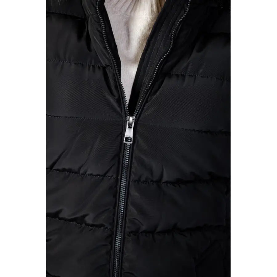 North Face down jacket for women, ideal fall winter product among jackets season.