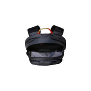 The North Face Herrenrucksack, grauer Nylonrucksack mit schwarzem Material und orange-gelbem Griff, Vorderansicht