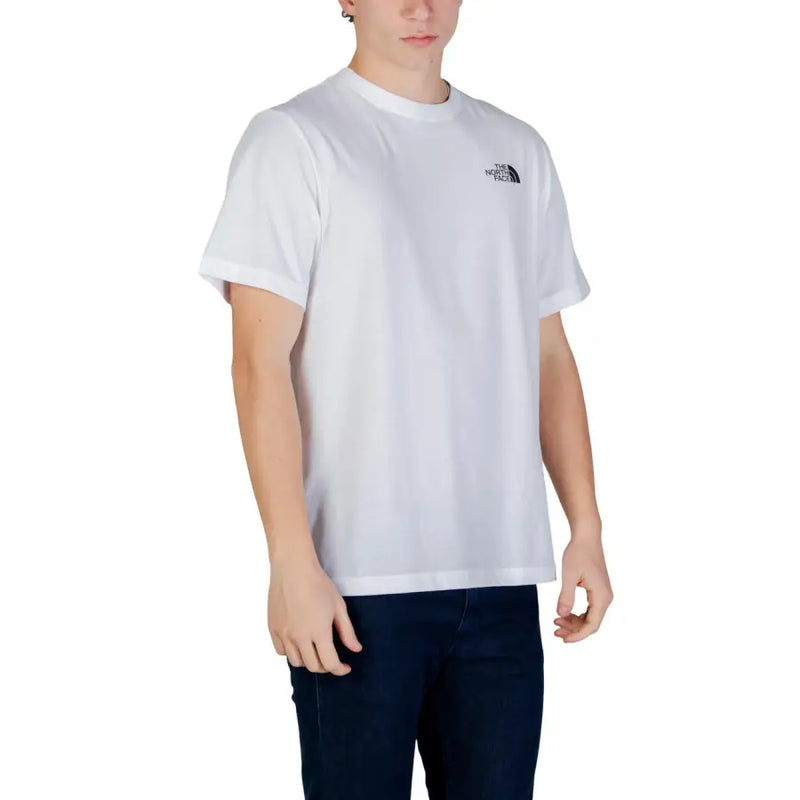 Weißes, kurzärmeliges Herren-T-Shirt von The North Face t-shirt mit einem kleinen schwarzen Logo auf der linken Brust, Freizeitkleidung