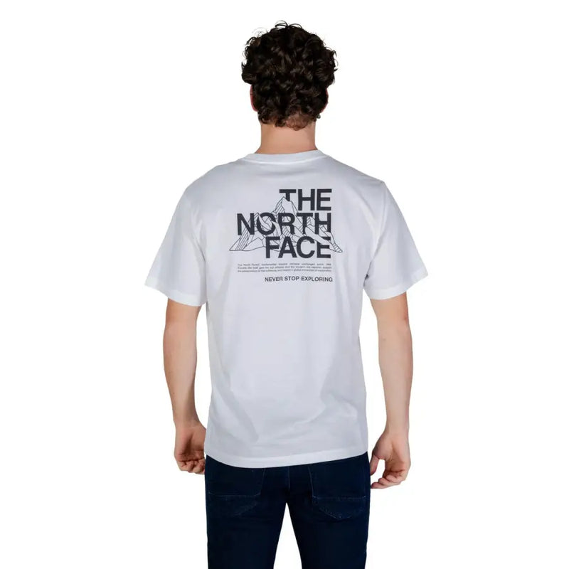 Weiße The North Face Herren t-shirt Rückseite mit schwarzem Berglogo und dem Text "Never Stop Explore"