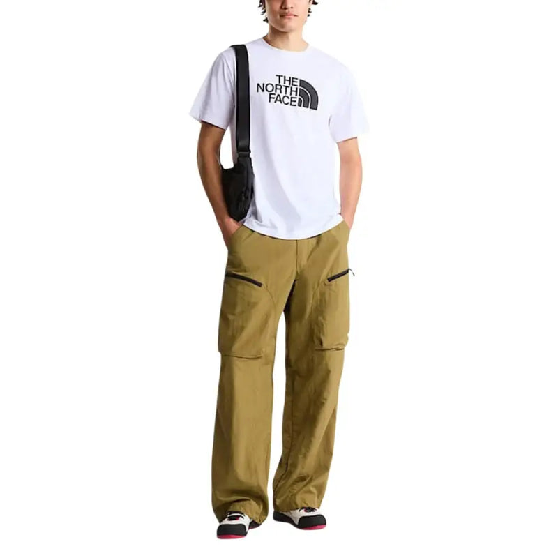 Weiß von The North Face für Herren t-shirt mit kurzen Ärmeln und schwarzem Logo, ideal für lässige Outdoor-Bekleidung