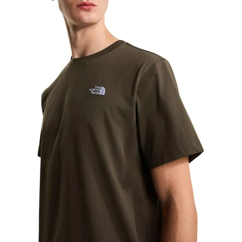 The North Face Herren t-shirt in Olivgrün mit kurzen Ärmeln und einem kleinen gestickten Logo auf der Brust