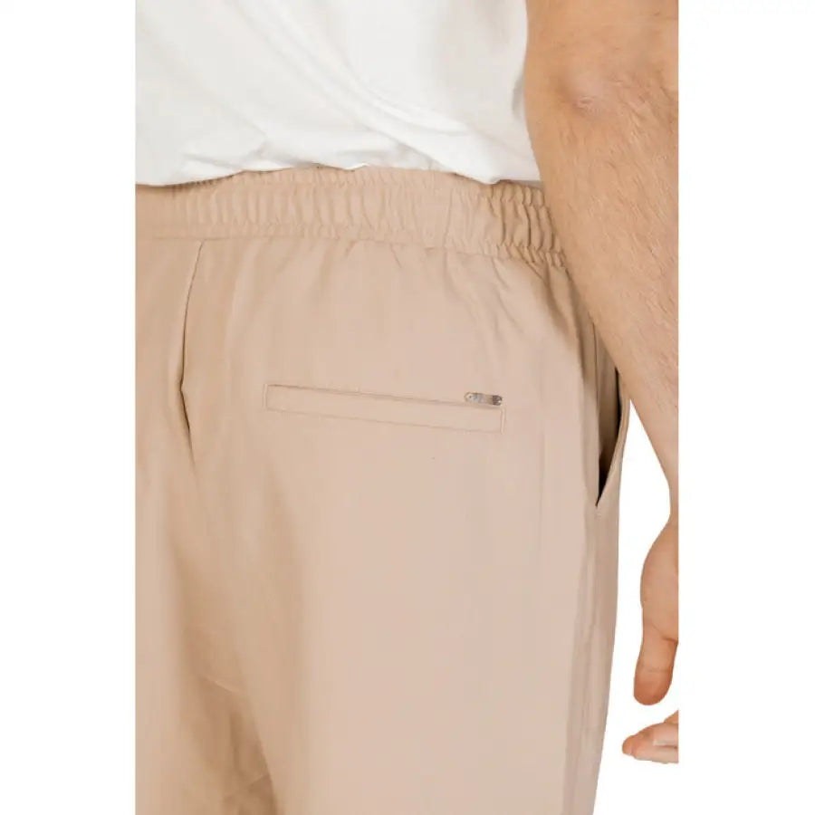 
                      
                        Gianni Lupo men’s shorts by The North Face showcased in Gianni Lupo Men Trousers product
                      
                    