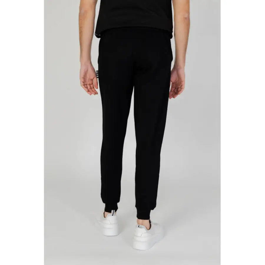 
                      
                        The North Face Women’s Jogger Pants in Black featured in Icon Icon Men Trousers
                      
                    
