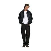 Only Schwarze Kunstlederjacke von Loose Jeans für Damen mit klassischem Kragen und Reißverschluss, Vorderansicht