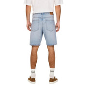 Only Kurze Jeansshorts für Damen in heller Waschung mit klassischem Fünf-Taschen-Design und ausgefranstem Saum, Vorderansicht
