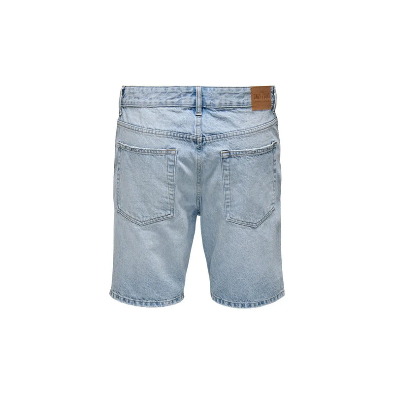 Only Kurze Jeansshorts für Damen in heller Waschung mit klassischen Gesäßtaschen und braunem Lederpatch, Rückansicht
