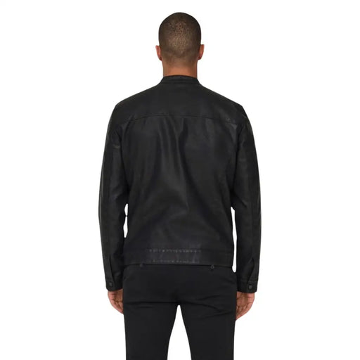 Only Schwarzer Herrenblazer mit Reißverschluss von and sons aus Polyester und Polyurethan mit elegantem, mattem Finish und dezenten Ziernähten.