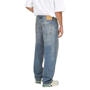 Rückseite only & Söhne Herrenjeans aus blauer Bio-Baumwolle (Mischgewebe), heller Waschung, lässigem, weitem Bein und klassischen Taschen