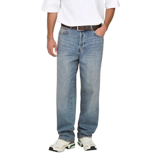 Only and sons Herren-Jeans aus hellblauem Denim mit geradem Bein und fünf Taschen aus Bio-Baumwollmischung