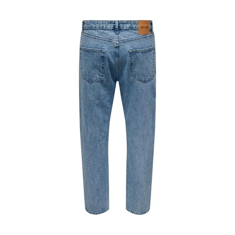 Only and Sons Herren-Jeans aus hellblauer Baumwolle mit klassischem geradem Bein und braunem Leder-Markenpatch am Bund