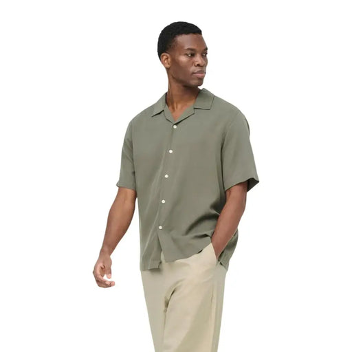 Only & sons men shirt olive green short-sleeved button-down made from breathable fabric for casual wear