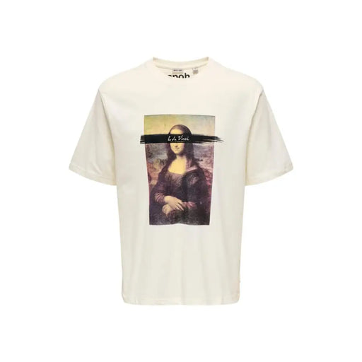 cremefarbene Baumwolle t-shirt von Only & Sons mit einer gedruckten Mona-Lisa-Grafik und dem Text „la vina“ auf der Vorderseite